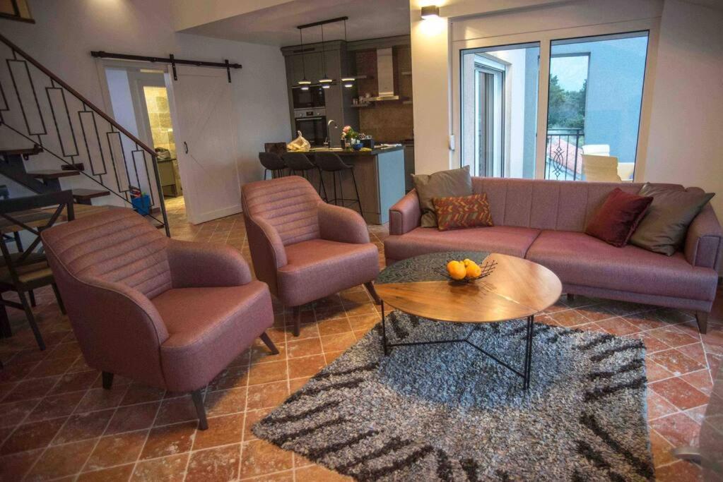 Modern Waterfront 3-Bed Apartment Donja Kostanjica المظهر الخارجي الصورة