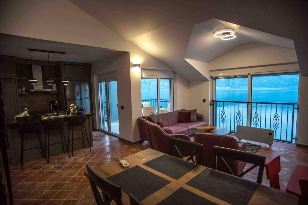 Modern Waterfront 3-Bed Apartment Donja Kostanjica المظهر الخارجي الصورة